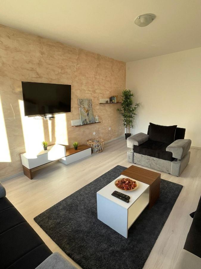 Apartment 51 - Bright, Spacious, Lux 1 Bedroom In The City Center - Stari Grad Belgrad Dış mekan fotoğraf